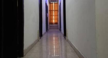 Goroomgo Metro Regency Lucknow
