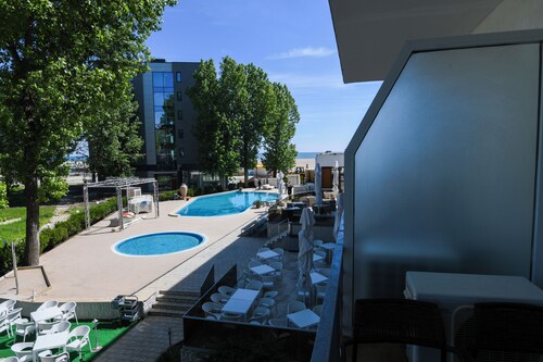 Complex Modern Mamaia All Inclusive