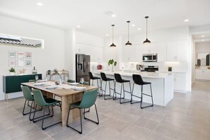 Dining - Golfers' Paradise: Pool, Spa, EV Charger (La Quinta)