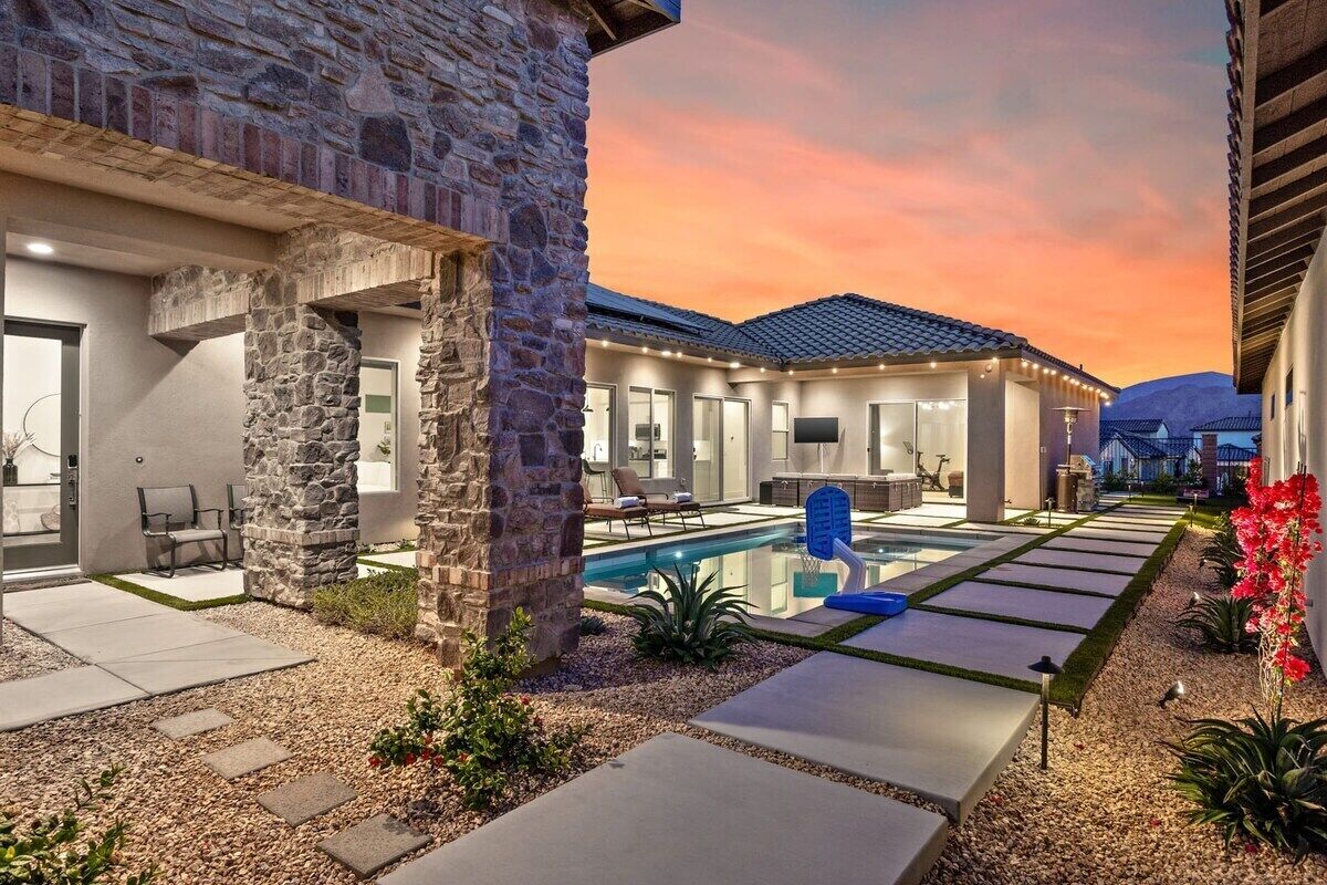 Een verwarmd zwembad