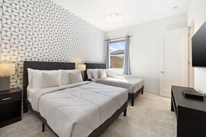 3 bedrooms, desk, iron/ironing board, free WiFi