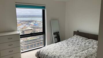 Apartamento | 3 quartos, Wi-Fi de cortesia, roupa de cama