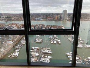 Apartment | Interior - Stunning 3-bed, 3-bath Apartment in Southampton (Southampton)