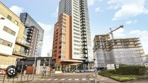 Apartment | Exterior - Stunning 3-bed, 3-bath Apartment in Southampton (Southampton)