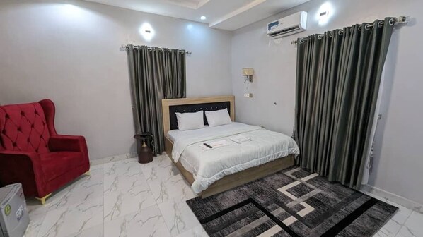 Comfort Apartment, 1 Large Twin Bed, Executive Level | Desk, free WiFi - FIXXERS LUXURY APARTMENTS (Ibadan)
