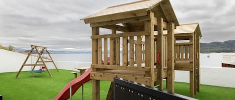 Children’s play area – outdoor