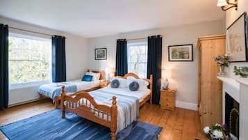 5 bedrooms, iron/ironing board, travel crib, WiFi