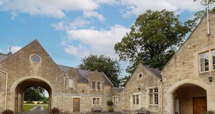Garden House, Orchardleigh Estate