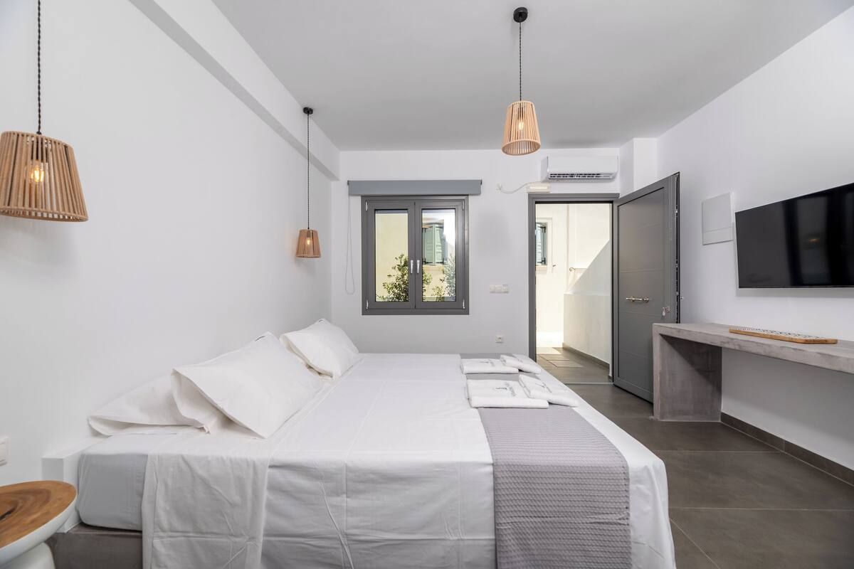 Suite – honeymoon | 1 soverom, wi-fi (inkludert) og individuelt dekorert