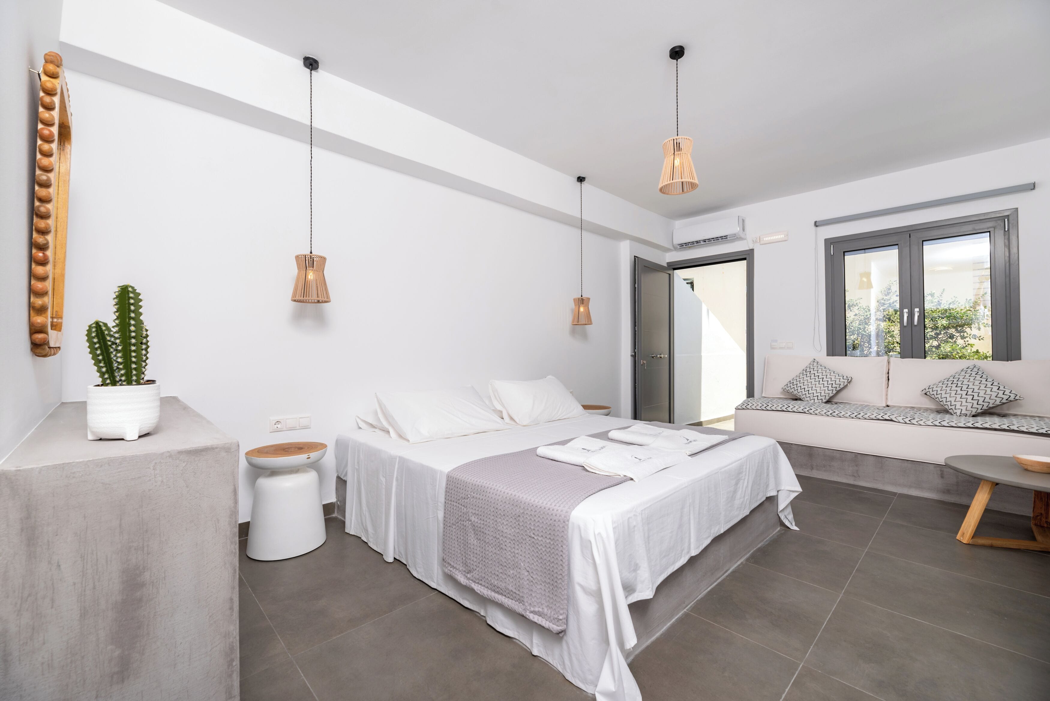 Honeymoon Suite | 1 bedroom, individually decorated, individually furnished, free WiFi