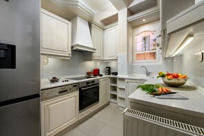 Electric kettle - Regina's Downtown Apartment Corfuescapes (Corfu)