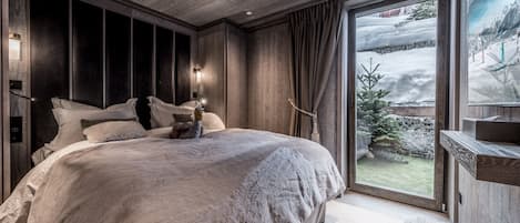 5 bedrooms, free WiFi, bed sheets