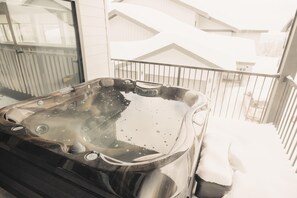 Tina de hidromasaje al aire libre