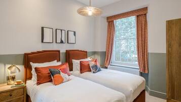 1 bedroom, Egyptian cotton sheets, premium bedding, in-room safe