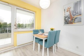 Unclassified image, 4 of 21, button