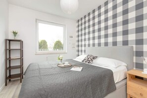 2 bedrooms, iron/ironing board, WiFi, bed sheets