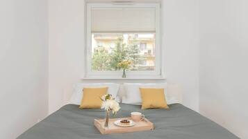 3 bedrooms, desk, iron/ironing board, WiFi