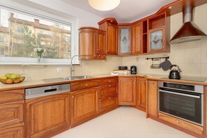 Fridge, oven, stovetop, dishwasher - Piłkarska 2 | Comprehensive Apartment | Parking (Gdansk)