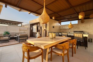 屋外ダイニングエリア