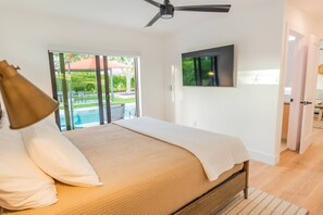 3 habitaciones, tabla de planchar con plancha, cuna de viaje y wifi