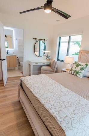 3 bedrooms, desk, iron/ironing board, travel crib
