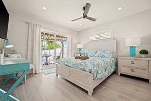 3 bedrooms, desk, iron/ironing board, travel cot