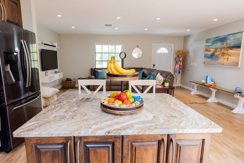 雪櫃、微波爐、焗爐、爐具