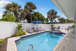 Outdoor pool, a heated pool - 798 Barefoot Bungalow ·Heated Pool/Spa· Bike2Beach (Naples)