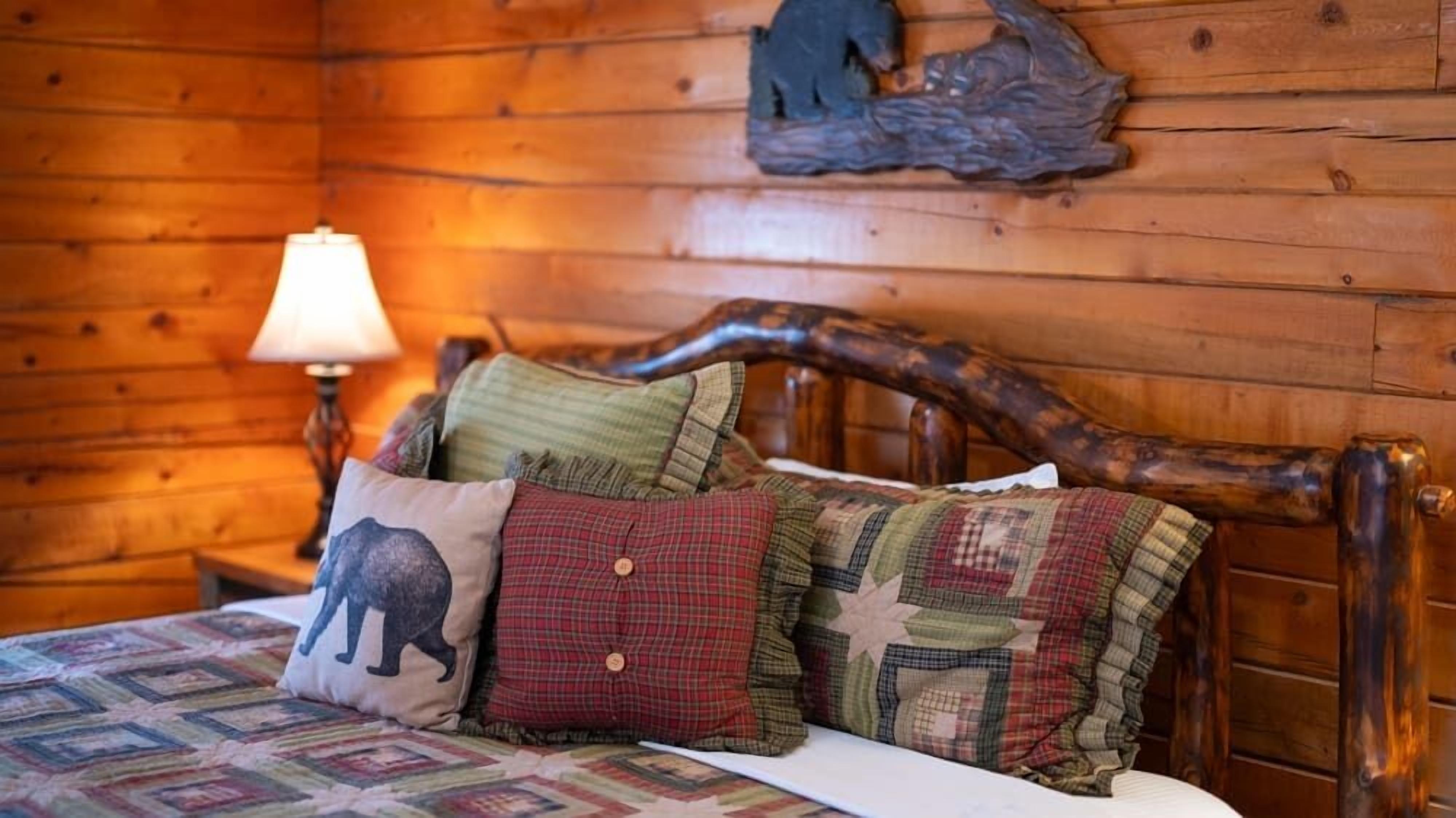 Tabla de planchar con plancha, wifi, ropa de cama