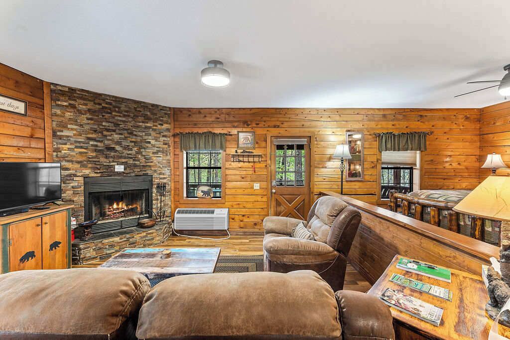 TV, fireplace, DVD player, offices