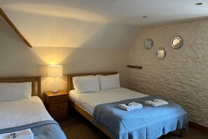 2 多间卧室、熨斗/熨衣板、WiFi、床单