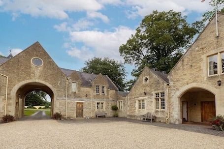 Exterior. The Hay Loft, Orchardleigh Estate