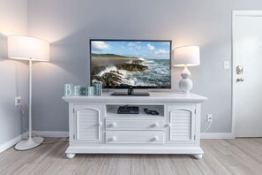 Interior - Friendly Native Retreat: 2BD|1BR| Walk to Beach! (St. Pete Beach/Tierra Verde)