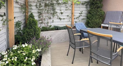 Große neu renovierte Wohnung mit Parplatz+SonyPS