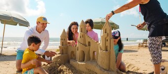 Ground Floor Condo W/pool & 1/2 Block to Beach!