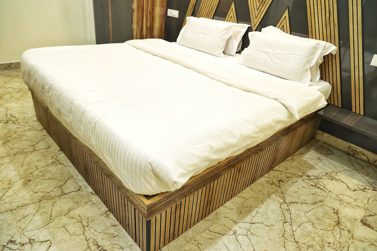 Family Room | 1 bedroom, premium bedding, individually decorated