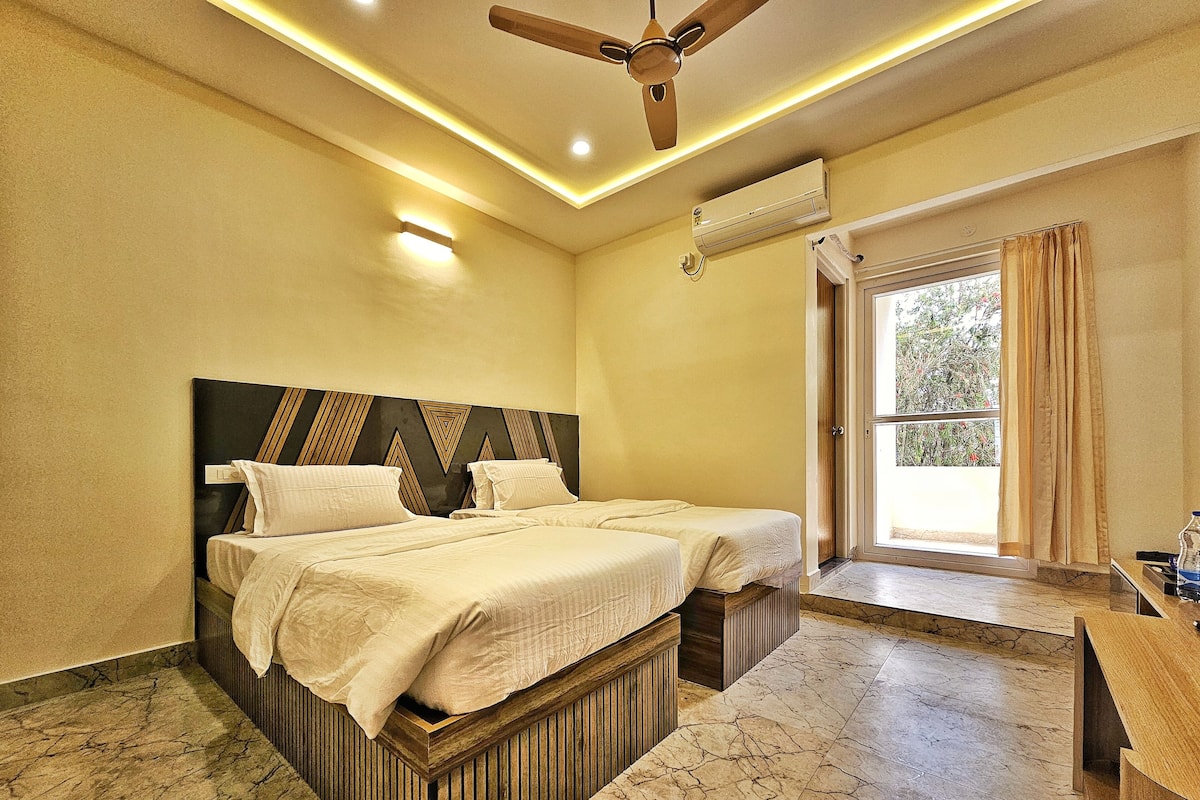 Deluxe Room | 1 bedroom, premium bedding, individually decorated