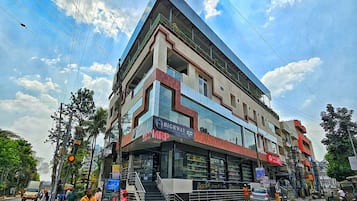 Mặt tiền nơi lưu trú