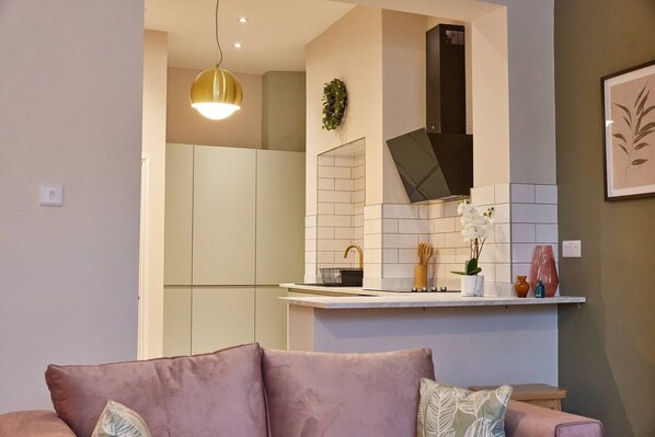 Smart TV - Modern Luxury 2-Bedroom Oasis in Heart of Whitley Bay (Whitley Bay)