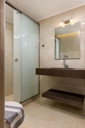 Bathroom - The Owl House (Chania)