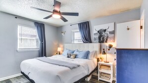 3 kamar tidur, setrika/meja setrika, dan seprai linen