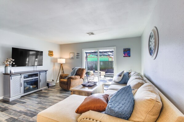 Télévision, cheminée