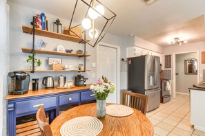 Micro-ondes, four, plaque de cuisson, lave-vaisselle