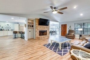 House (3 Bedrooms) | Interior