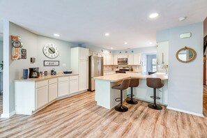 Interior - 4 Mi to Beach: Gem w/ Private Pool in Rockport (Rockport)