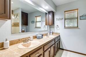 Interior - 4 Mi to Beach: Gem w/ Private Pool in Rockport (Rockport)