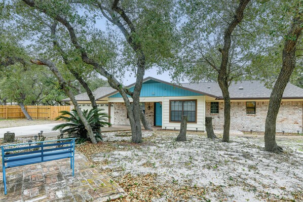 Interior - 4 Mi to Beach: Gem w/ Private Pool in Rockport (Rockport)