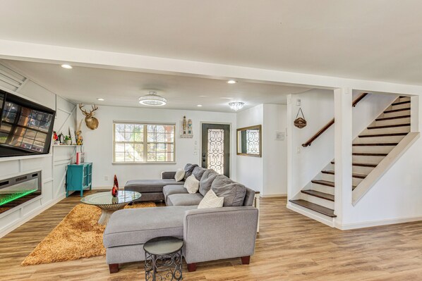 Interior - Waterfront Retreat w/ Dock on Lake Tawakoni! (Quinlan)