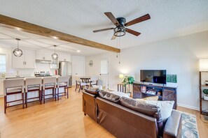 House (3 Bedrooms) | Interior - Cozy North Carolina Retreat Near Fishing & Boating (Washington)