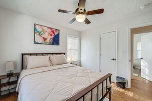 House (3 Bedrooms) | Interior - Cozy North Carolina Retreat Near Fishing & Boating (Washington)